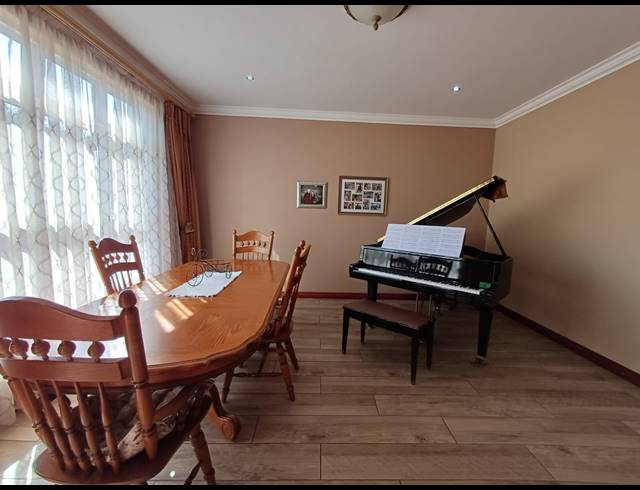 11 BEDROOM HOUSE FOR SALE IN VANDERBIJLPARK SE 3